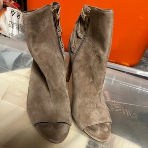 Vince Camuto bone nude fringe open toe booties
